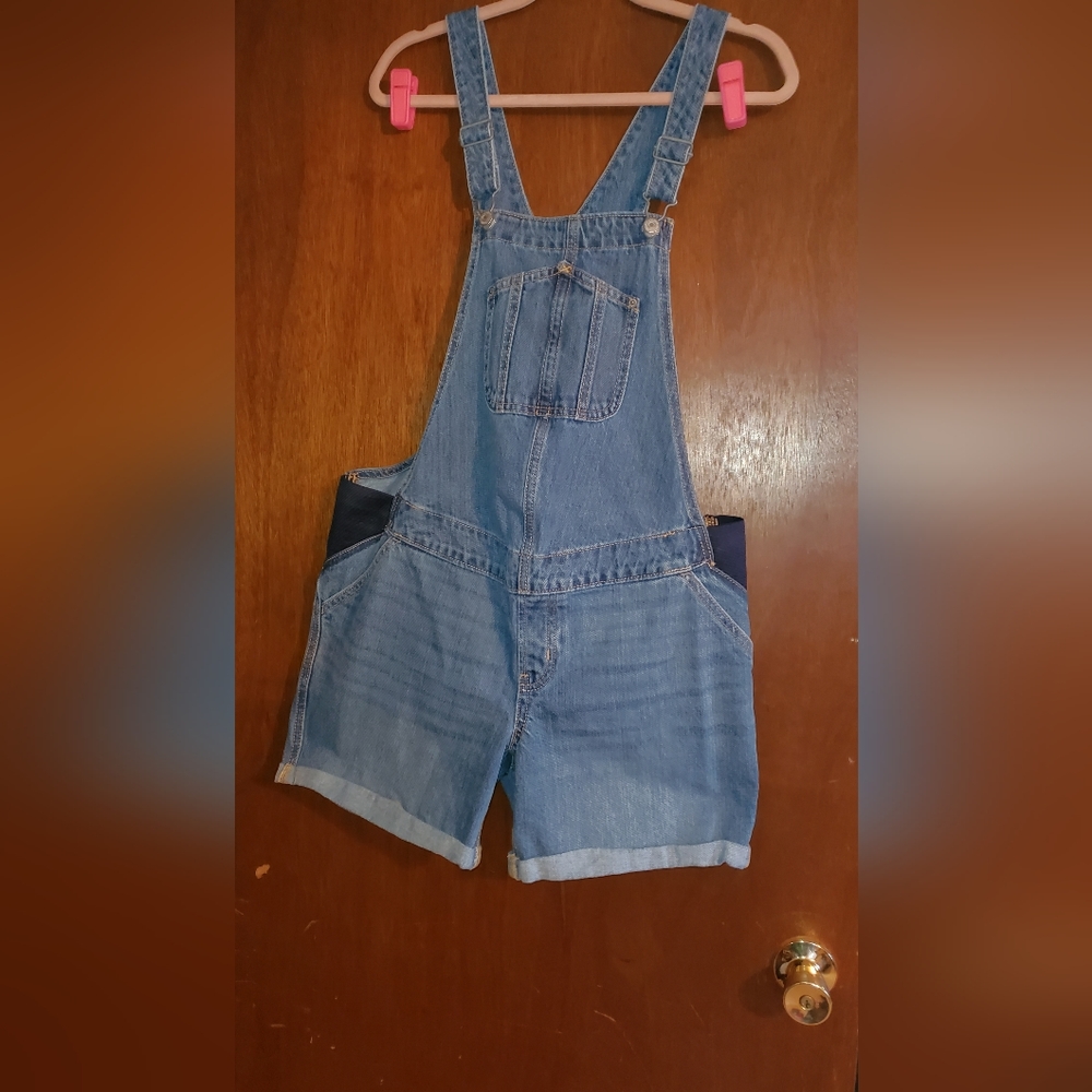 Old Navy Maturnity Shorts overalls